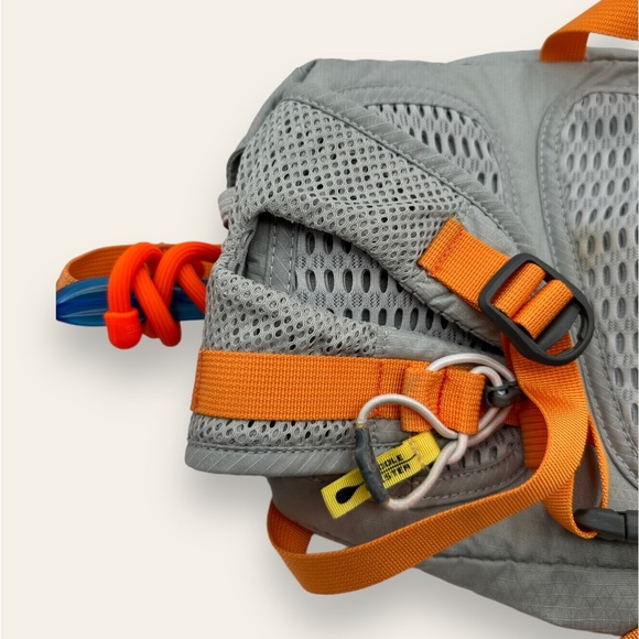 CamelBak Tahoe LR - silver/orange popsicle fanny pack - Picture 8 of 11